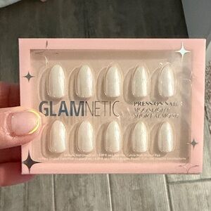 Glamnetic Moonlight Short Almond Press-On Nails - Cream
